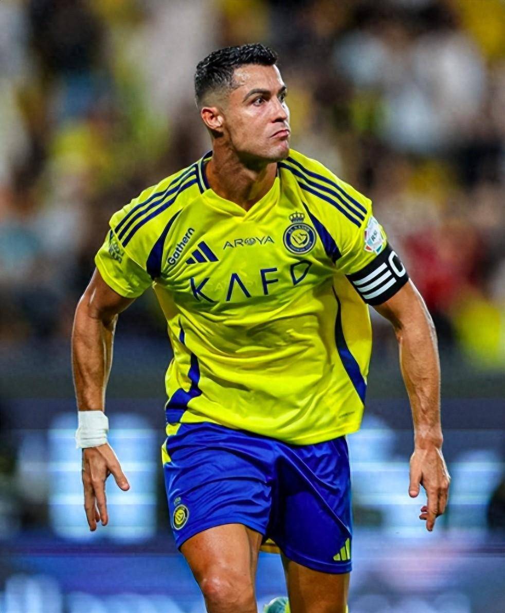 包含C罗连续十场比赛得分超过大比分获胜，中国队不断突破！全场沸腾不已的词条