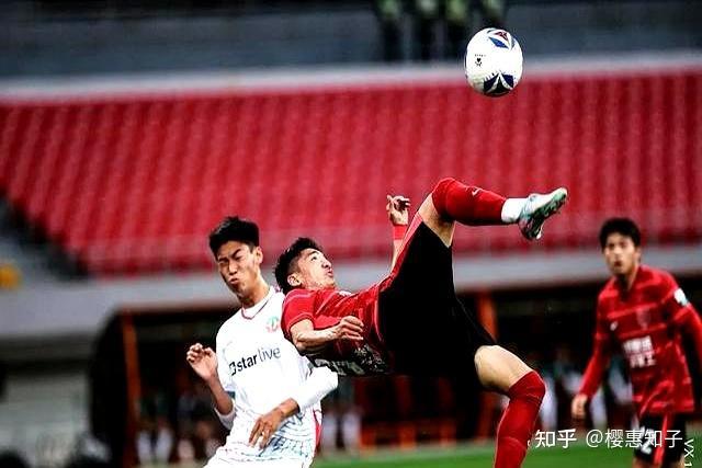 成都蓉城发布备战花絮；今夜更衣室发声；法甲任务艰巨；临场指挥获称赞(酬乐天扬州初逢席上见赠背景介绍)