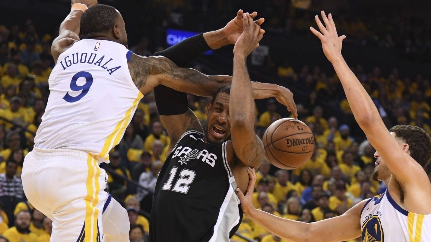 包含风云突变！圣安东尼奥马刺转会期外线爆发；NBA季后赛版图或变；态度坚定；更衣室氛围转暖的词条