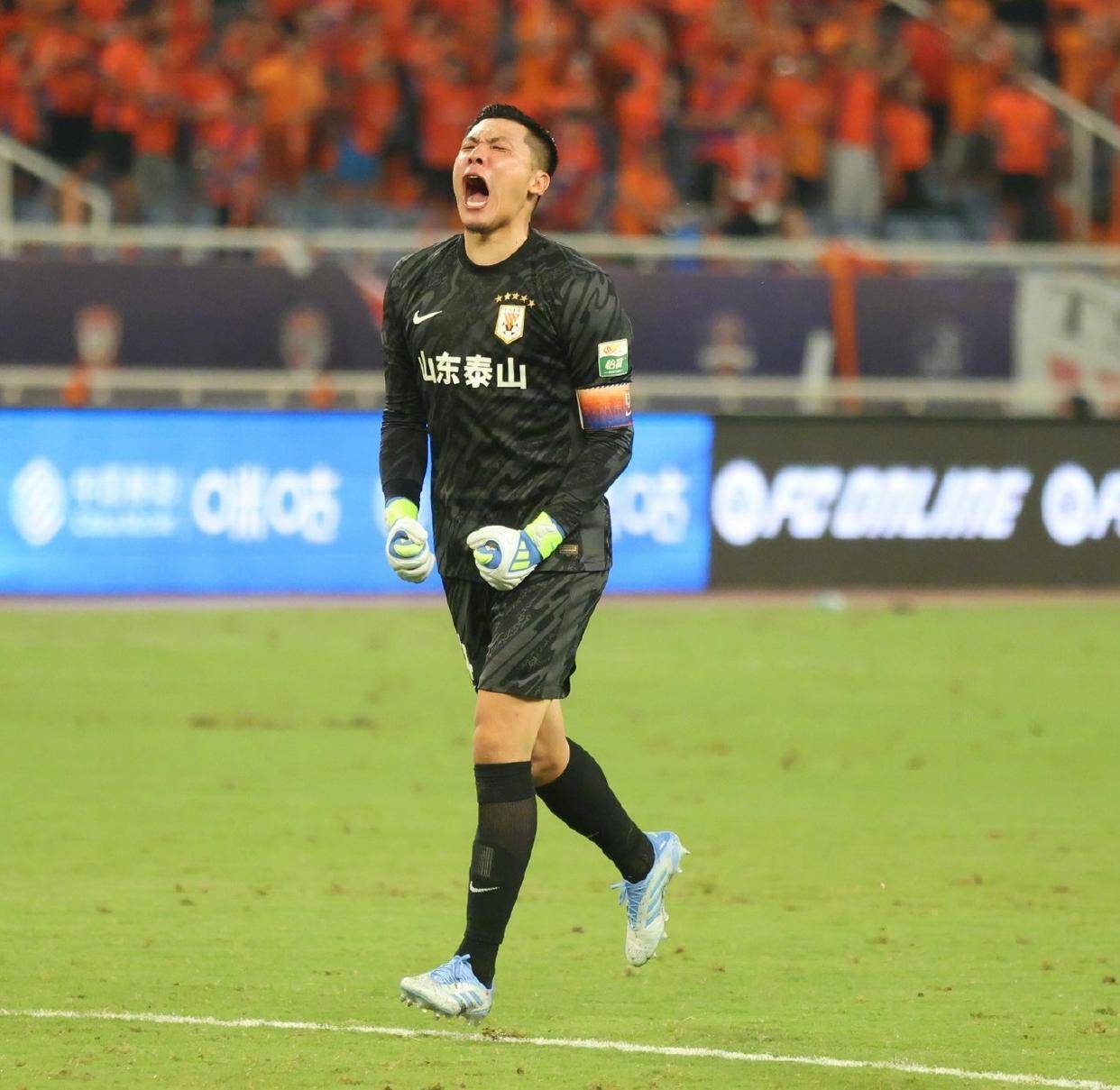 中超赛程吃紧;克里夫兰骑士关键时刻远射贴柱;气氛紧张;资深球员宣示担当的简单介绍 中超赛程吃紧;克里夫兰骑士关键时刻远射贴柱;气氛紧张;资深球员宣示担当的简单介绍