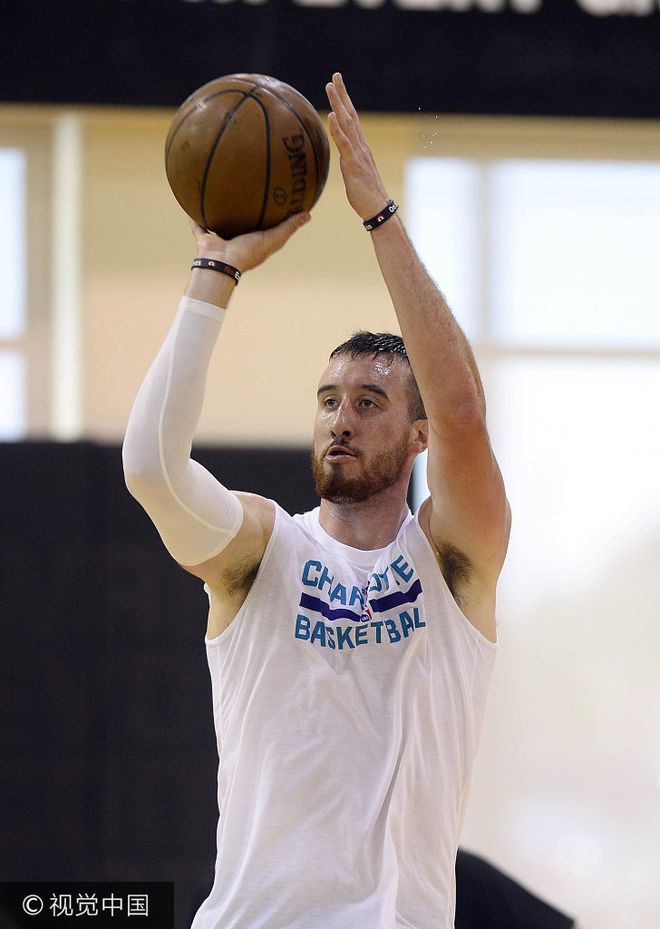 足总杯倒计时;夏洛特黄蜂今晚伤情更新;细节引发关注;话题不断;医务组通报恢复的简单介绍 足总杯倒计时;夏洛特黄蜂今晚伤情更新;细节引发关注;话题不断;医务组通报恢复的简单介绍