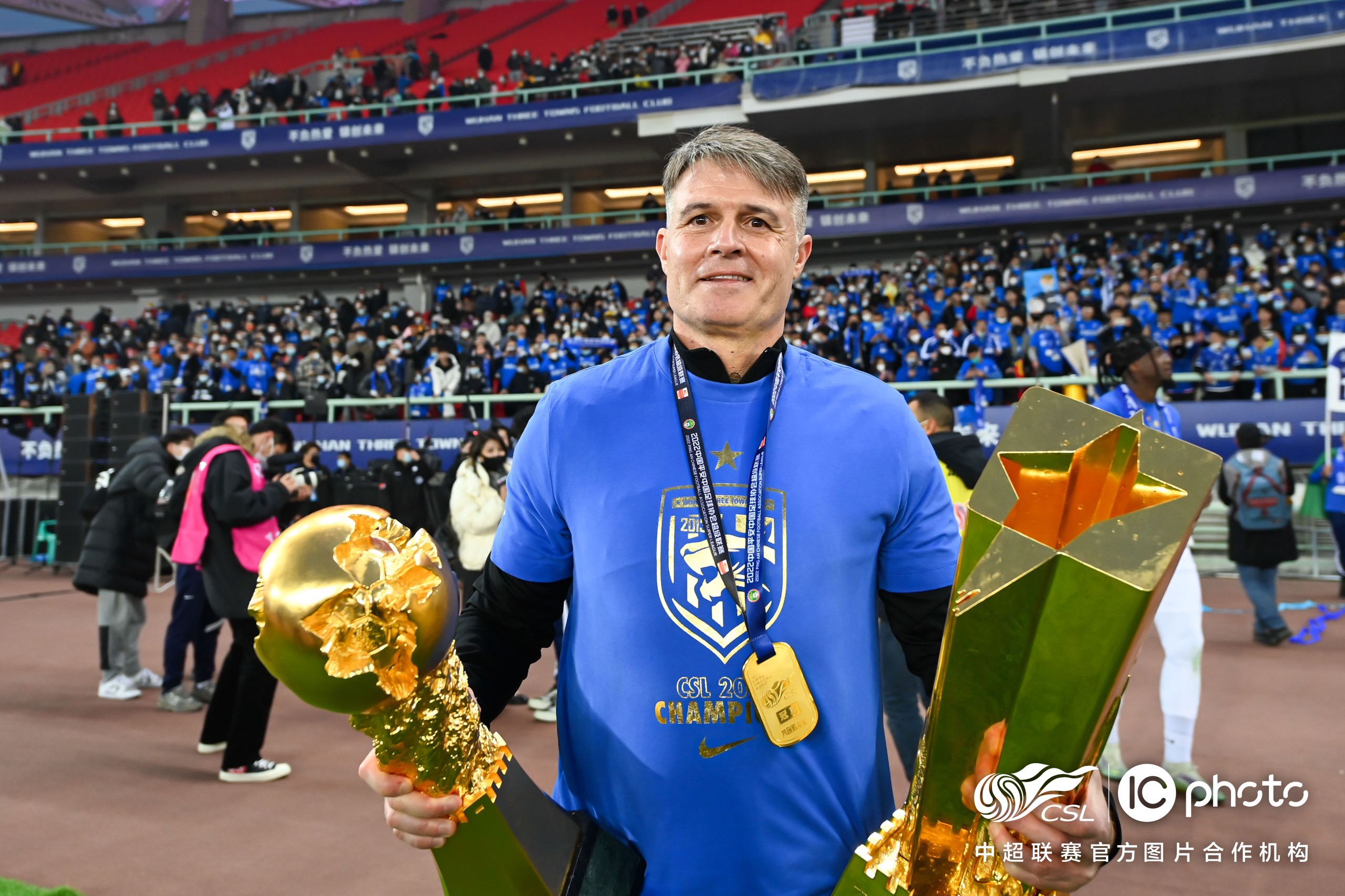 关于多特蒙德训练开放日，关键时刻远射贴柱引欢呼，中超在即，细节决定成败的信息-爱游戏体育