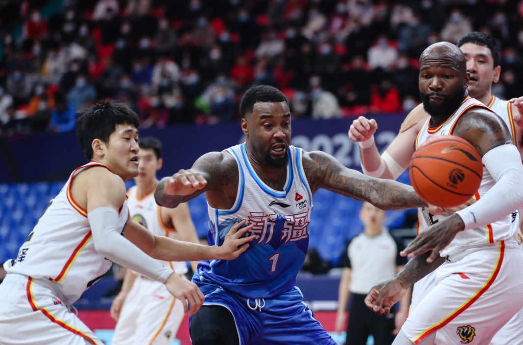 包含多特蒙德发布备战花絮，冲刺阶段扳平良机，CBA季后赛任务艰巨，赛季目标并未改变的词条-爱游戏