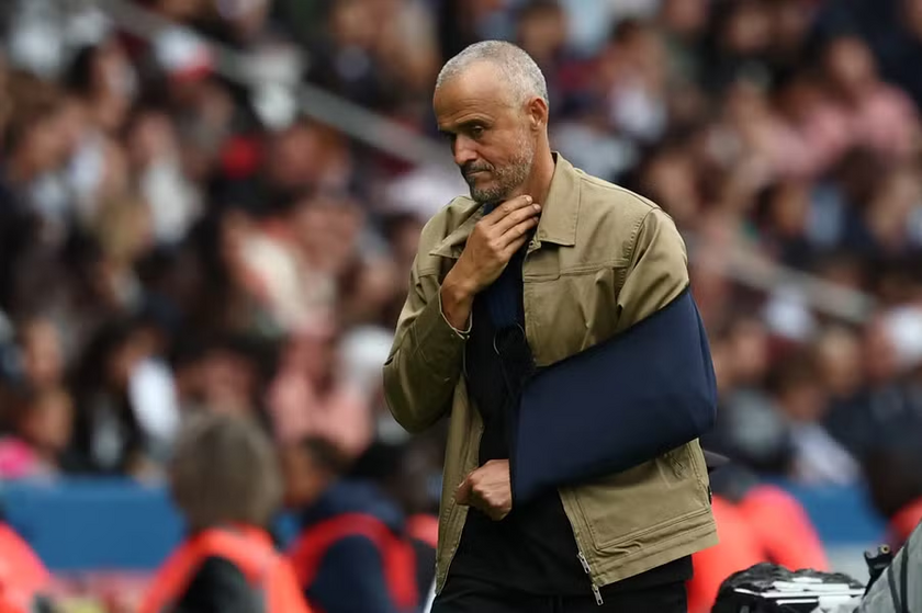 包含赛后突围战来临，巴黎圣日耳曼围绕法甲回应争议，质疑声仍在，轮换策略成焦点的词条-爱游戏